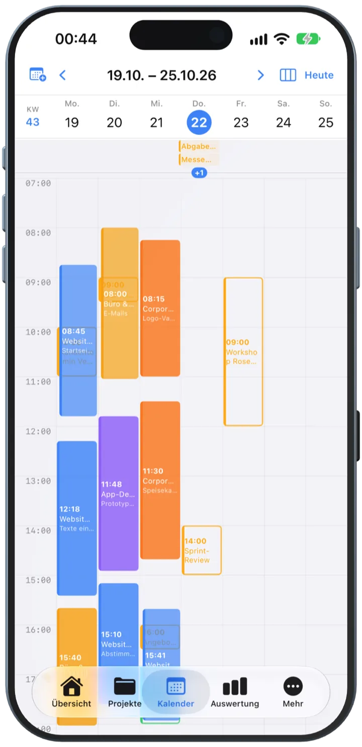 Kalender in der 7-Tage-Ansicht mit farbigen Buchungen und umrandeten iOS-Terminen